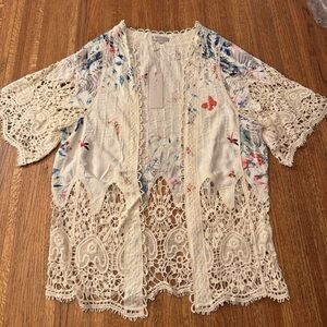 Sorrento Crocheted Lace Floral Kimono Butterflies Dragonfly NWT
One Size